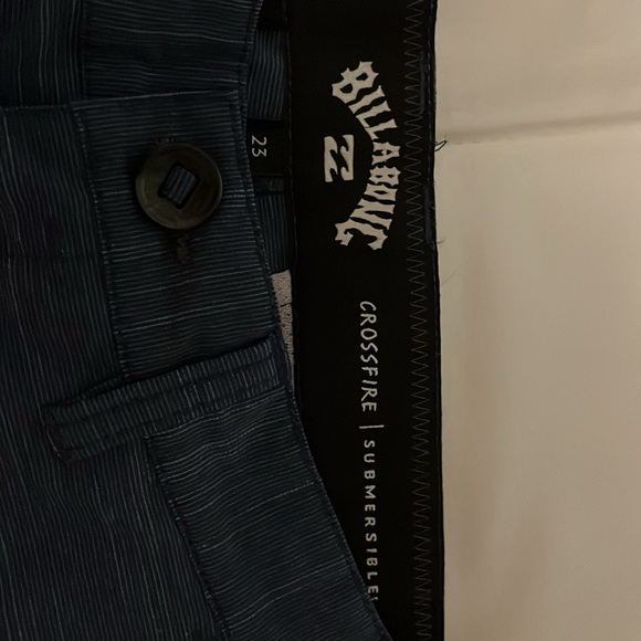 Boys billabong shorts - Picture 3 of 4